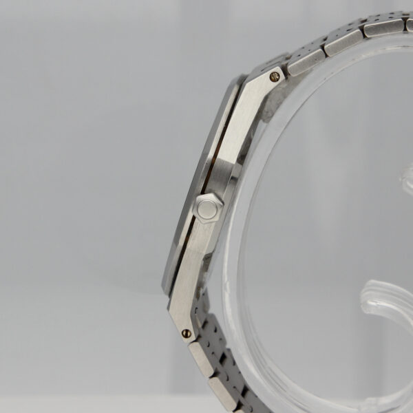 Audemars Piguet Royal Oak Jumbo A-serial Service Dial (ref. 5402ST) - Image 9