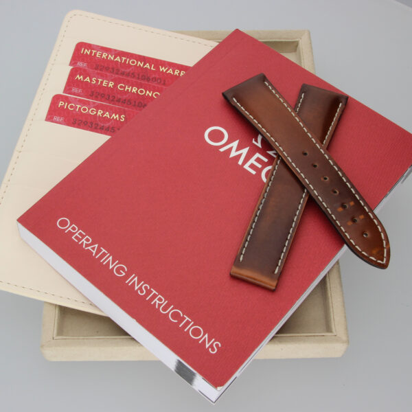 Omega Speedmaster Racing 329.32.44.51.06.001