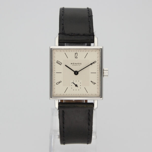 Nomos Tetra