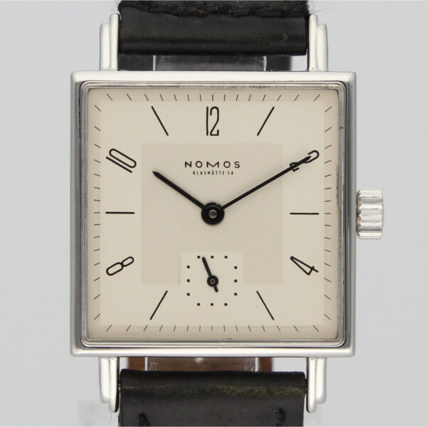 Nomos Tetra