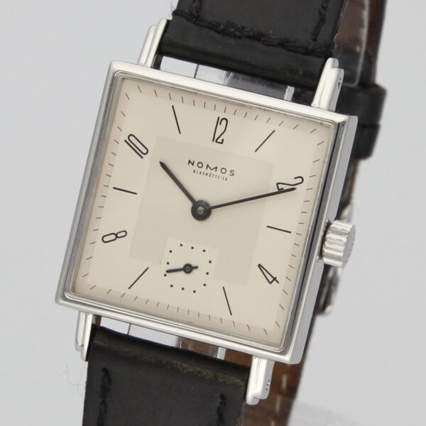 Nomos Tetra