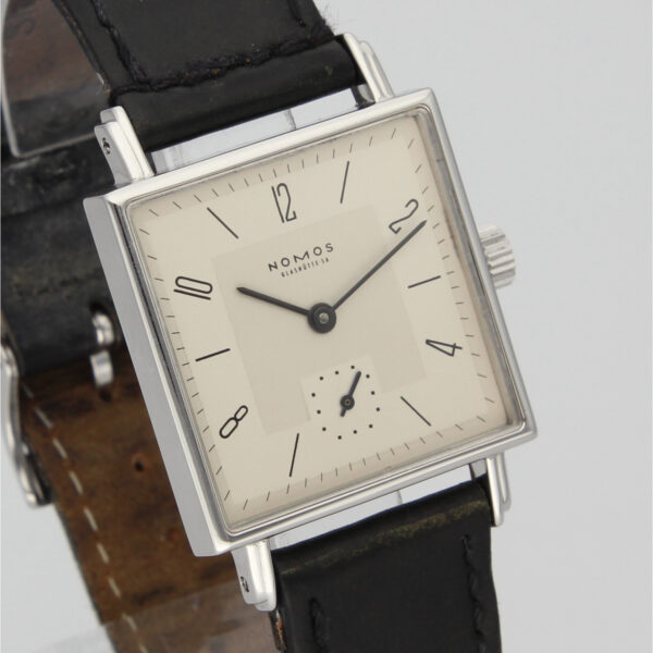 Nomos Tetra