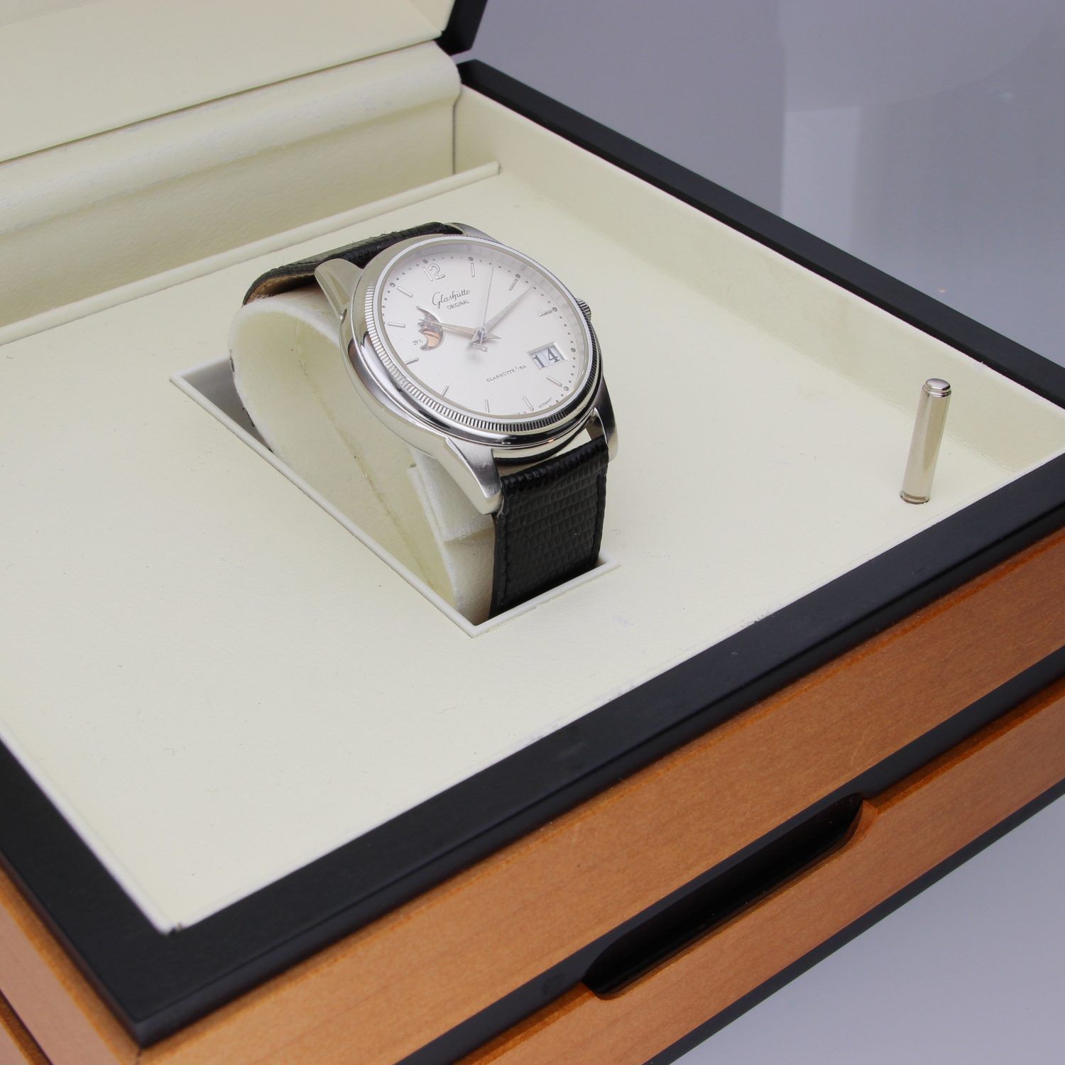 Glashütte Original Senator Panorama Date Moon Phase 1-39-41-04-12-04