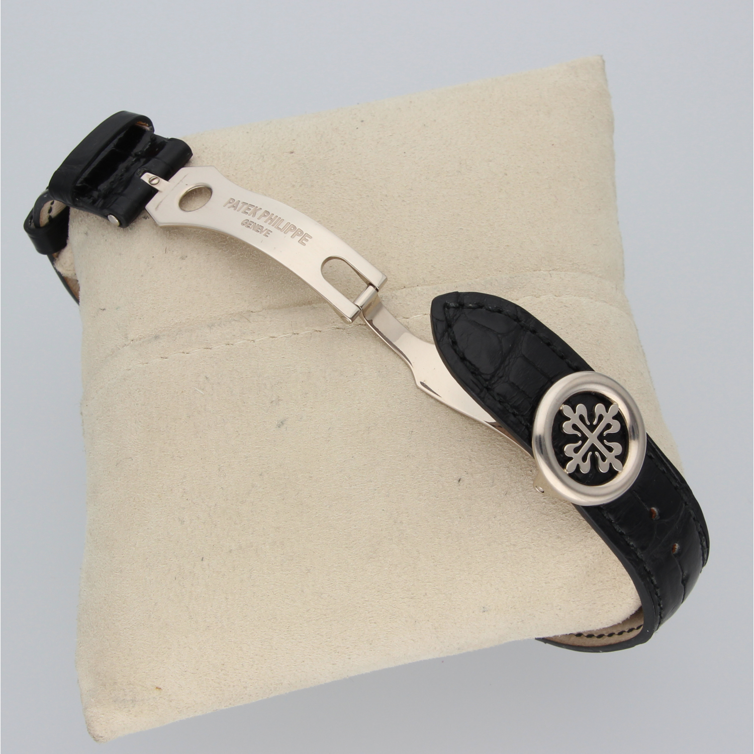 Patek Philippe Calatrava 5296G-010