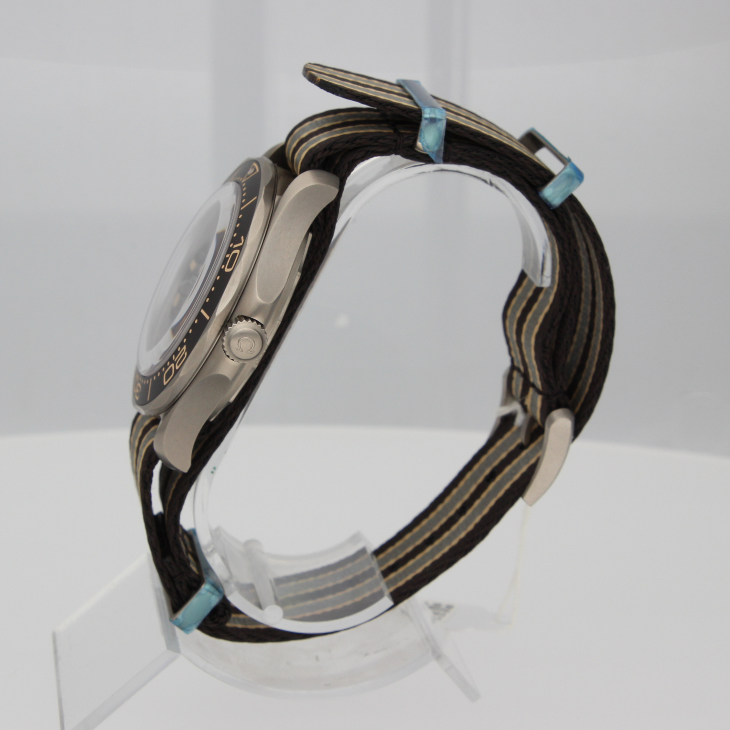 Omega Seamaster Diver 300 M James Bond NTTD 007 210.92.42.20.01.001