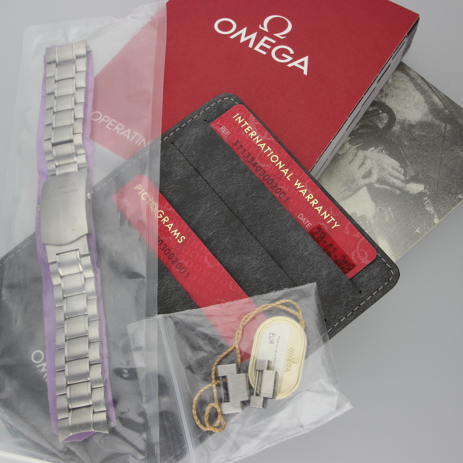 Omega Speedmaster Professional Moonwatch 311.33.40.30.02.001 Ck2998 NOS